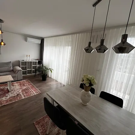 شقة Lux Gusinjac *